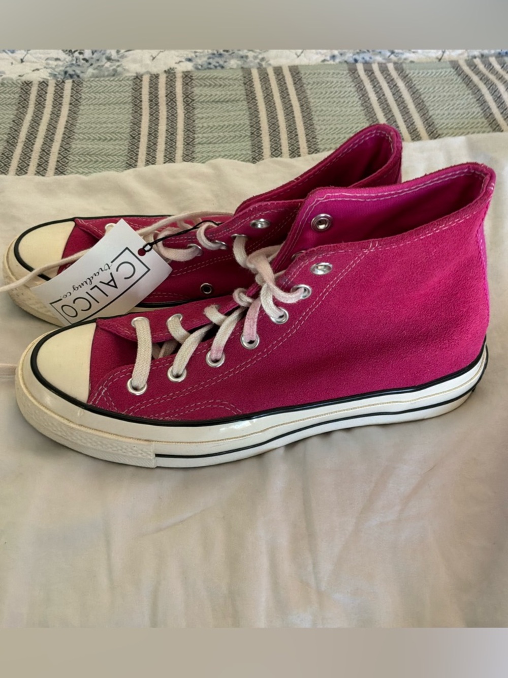 Converse All Stars Chuck Taylor pink suede size 8 women’s hi top sneakers shoes